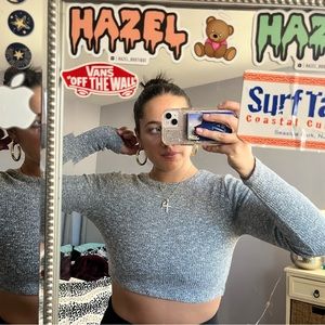 Cropped grey long sleeve top